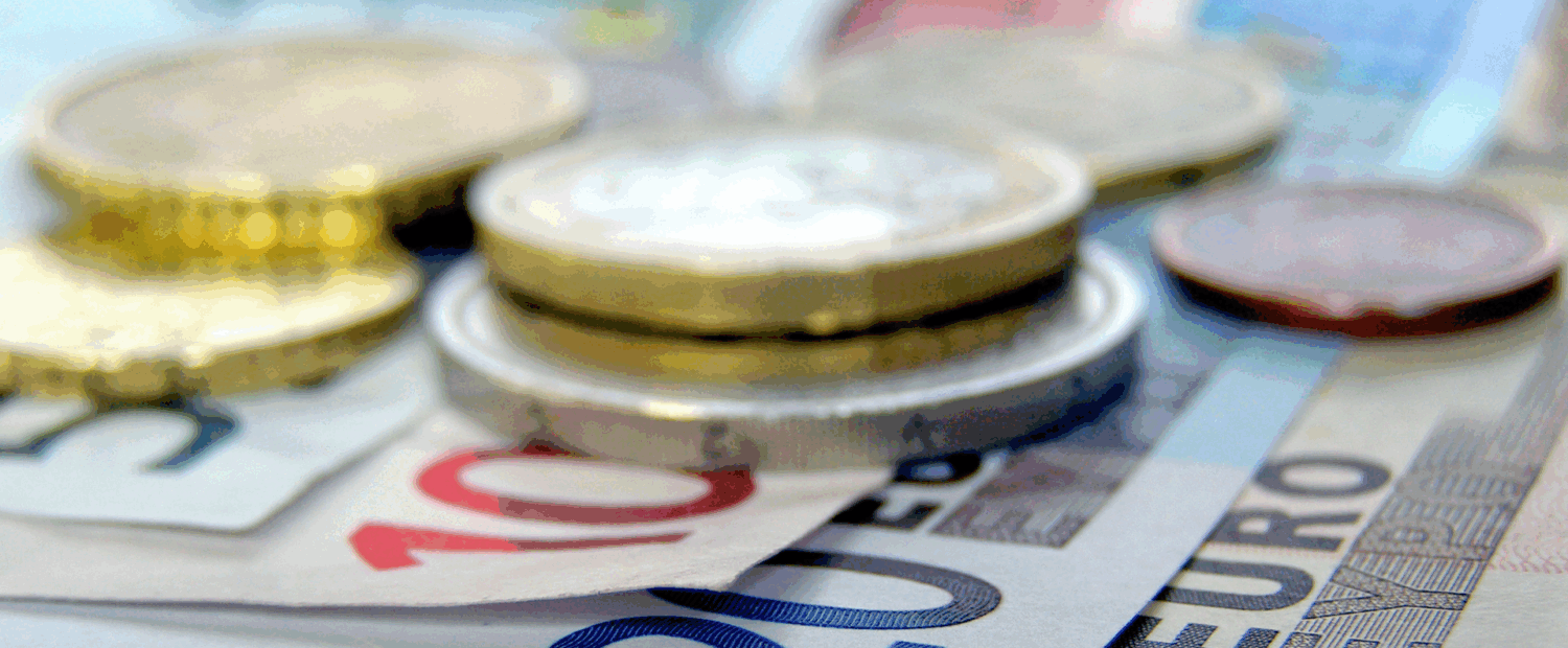 Pinigai, eurai, banknotai, monetos